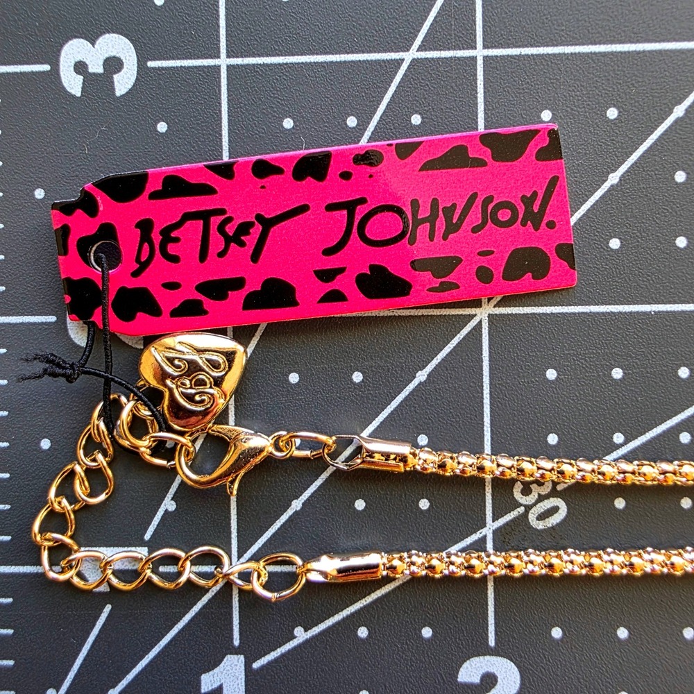Betsey Johnson Rhinestone Dog Pendant Necklace Pink White Gold Tone Chain - Picture 9 of 9